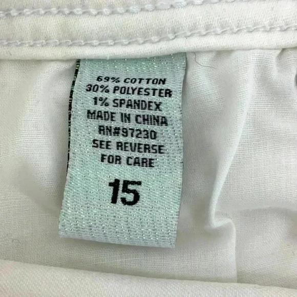 WHITE  ALMOST FAMOUS DENIM SHORTS - Picture 4 of 4